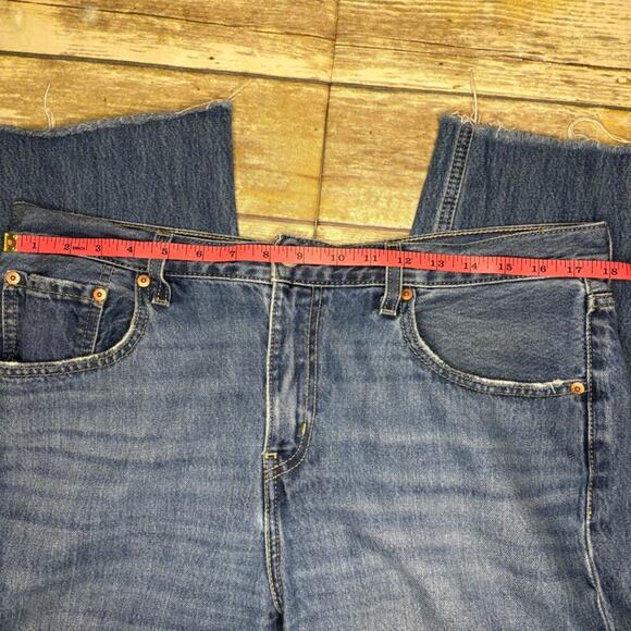 Levi's Low Pro Straight Distressed Thrashed Raw Hem Jeans Womens Sz W31 - Picture 5 of 8